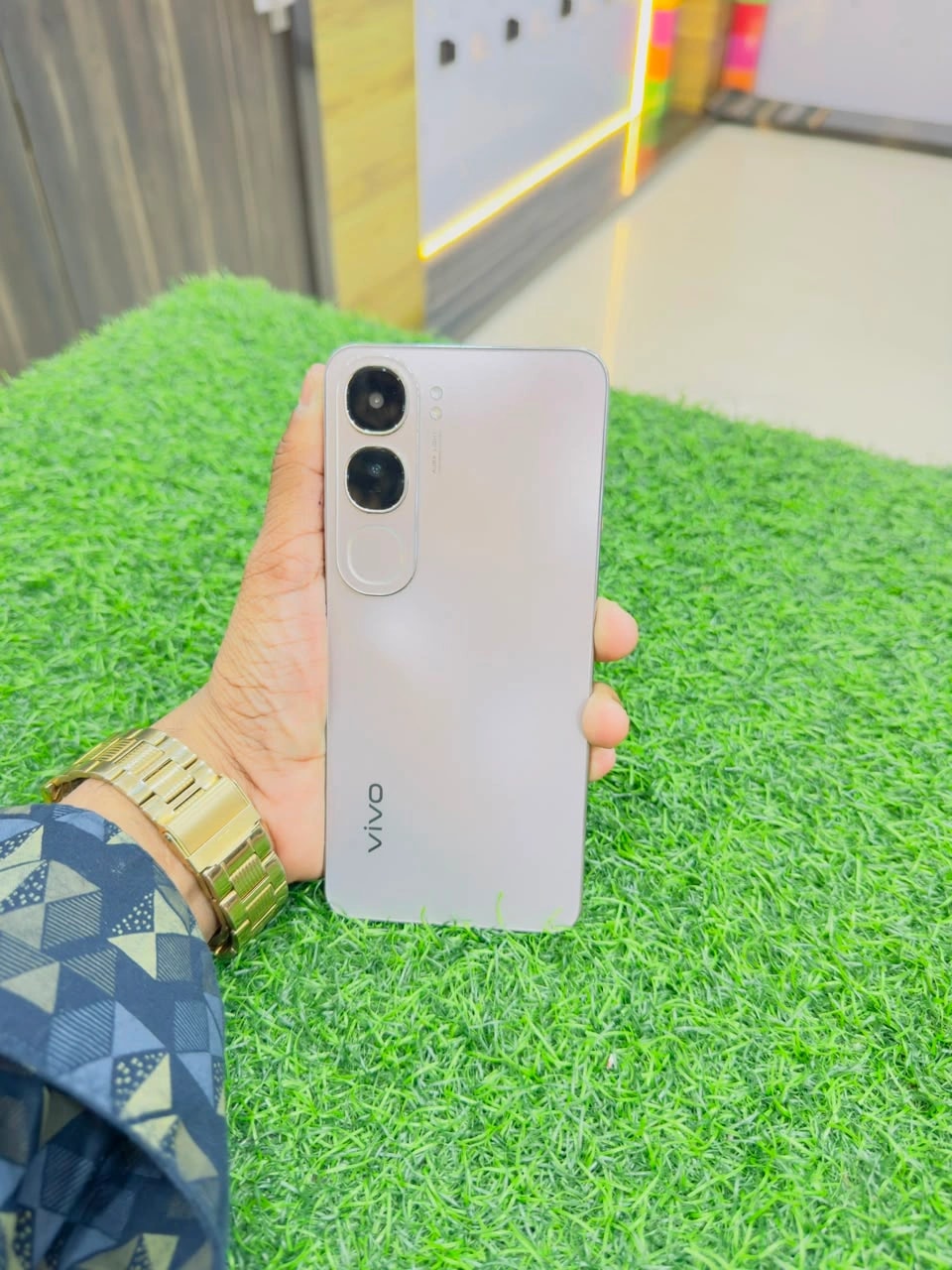 VIVO Y300 photo 1