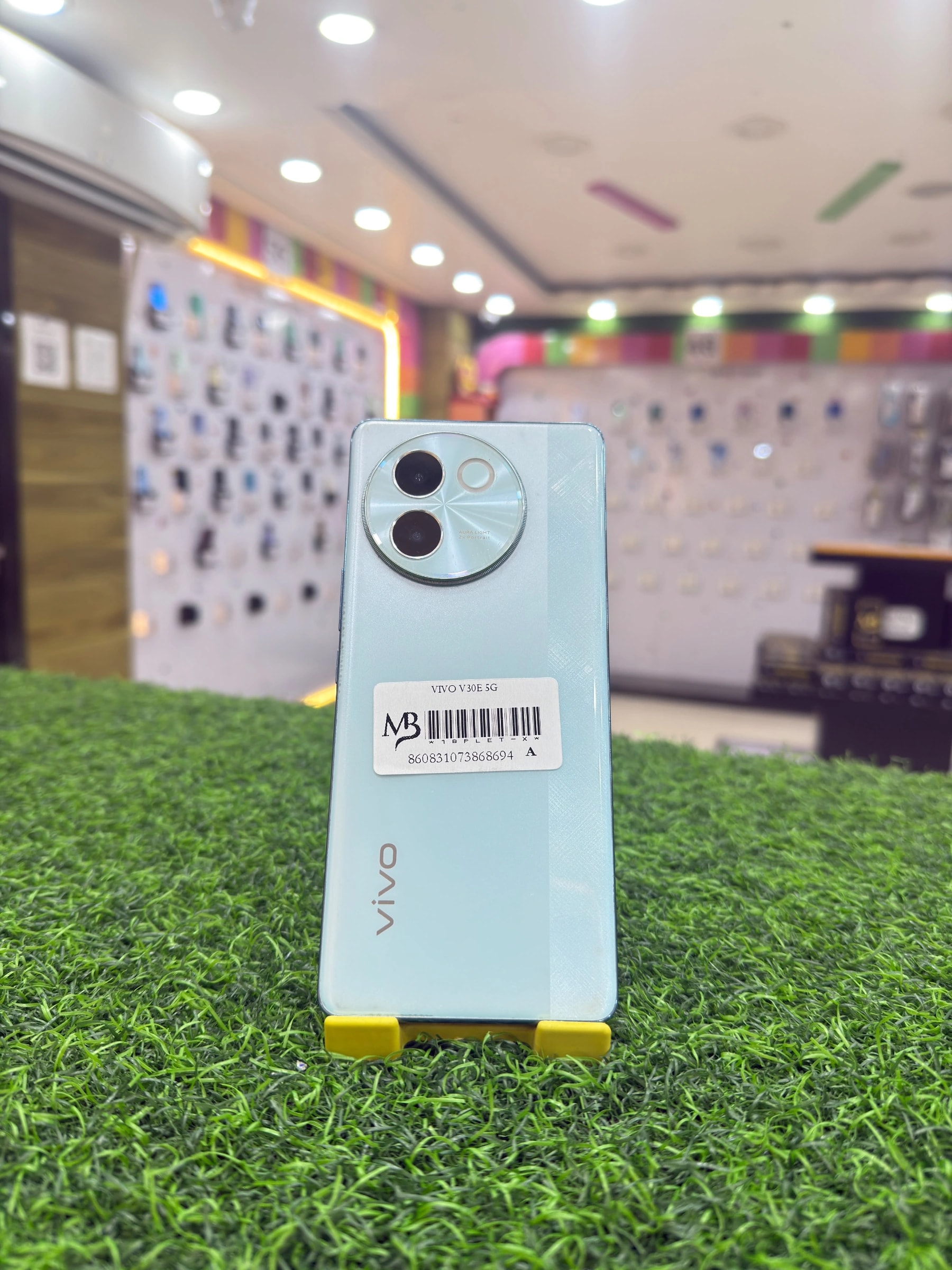 VIVO V30E 5G photo 1